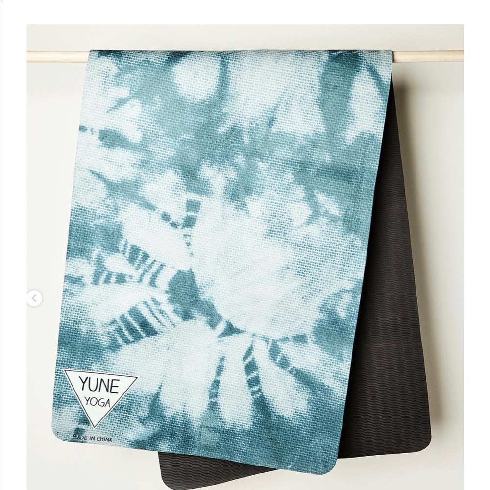 Foldable yoga mat